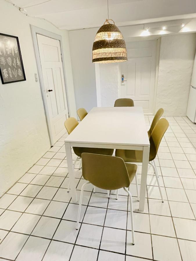 Aday - Aalborg Mansion - Charming 3 Bedroom Apartment エクステリア 写真